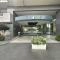 【埼玉県/所沢市若狭】ザ・ステイツ所沢アルカディアン アプローチ