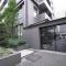 【東京都/港区西新橋】パークリュクス虎ノ門 敷地内：オートロック出入口(駐輪場・バイク置場)