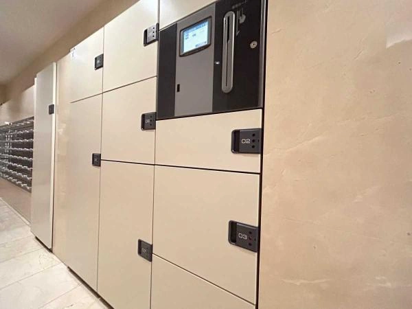 【東京都/渋谷区代々木2丁目】ファミール新宿グランスイートタワー 宅配BOX