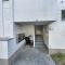 【神奈川県/横浜市神奈川区三ツ沢下町】ガーデン山住宅団地 9号棟 アプローチ
