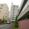 【神奈川県/横浜市神奈川区子安通】サンマリーナ新子安 外観：中央の白い建物