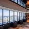 【神奈川県/横浜市神奈川区鶴屋町】THE YOKOHAMA FRONT TOWER 共用施設：ベイビューラウンジ