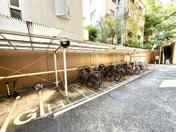 【東京都/渋谷区代々木2丁目】バロール代々木 駐輪場