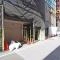 【東京都/新宿区新宿】藤和新宿御苑コープ 外観：大規模修繕工事実施中