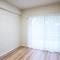 【東京都/多摩市連光寺】聖蹟桜ケ丘第2ダイヤモンドマンション 洋室：約5.4帖
ウォークインクローゼット付き