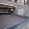 【東京都/三鷹市上連雀】ルネ三鷹アクアコート 駐車場：駐車場入り口