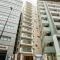 【東京都/世田谷区池尻】カーサ池尻 外観：中央の茶色のマンション