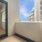 【神奈川県/横浜市保土ケ谷区境木本町】アトラスシアンズ東戸塚 バルコニー：南東側（洋室 約6.5帖・ホール側）