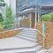 【大阪府/高槻市古曽部町】メゾン高槻古曽部 アプローチ：大規模修繕中