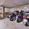 【東京都/品川区東大井】クレッセント仙台坂パークサイド バイク置き場