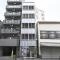 【東京都/文京区水道】東和ビル 外観：写真中央が該当マンションです。
