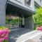 【東京都/新宿区市谷本村町】アトラス四谷レジデンス アプローチ