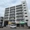【兵庫県/伊丹市昆陽】伊丹東宝ハイツ 外観：白を基調としたマンションです