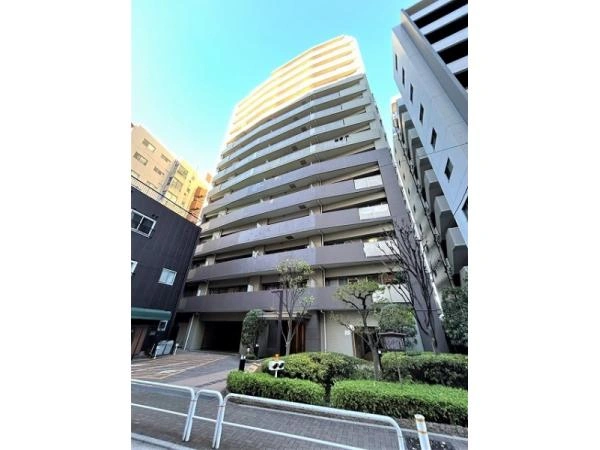 外観：高層15階のタワーフォルム総戸数108戸のマンション