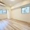【東京都/中央区日本橋大伝馬町】ドマーニ人形町 約7.5帖の洋室は2面採光のお部屋です。
