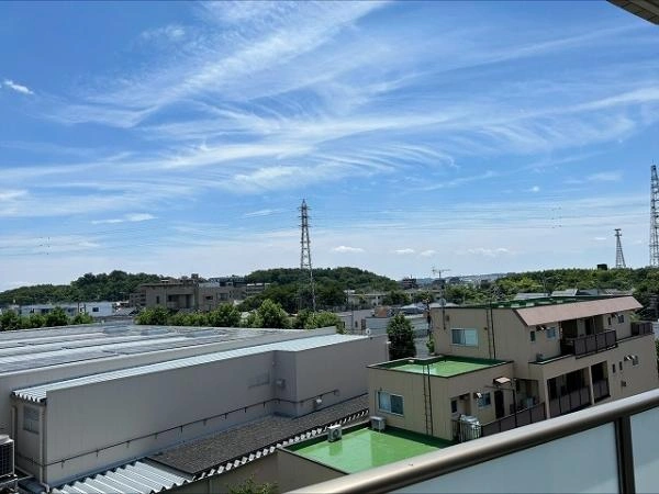 所在階5階の南東向きの為、日当たり良好です