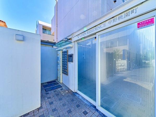 宅配ロッカーありで、ご不在時も荷物受取可