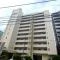 【東京都/渋谷区恵比寿】伊達坂ハイツ 2居室が南西向きバルコニーに面する明るいレイアウト。ウォークインクローゼットをはじめ収納も豊富です。