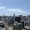 【大阪府/大阪市中央区谷町】ロイヤルタワー大阪谷町 21階部分、眺望・通風良好な住戸です。仕事や家事の合間の休憩の際、景色を見てリラックスできそうです。