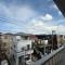 【東京都/大田区大森東】世紀コーポ大森東 住戸は、地上5階建ての3階部分に位置しています。晴れた日には気持ちの良い青空が楽しめそうです。