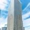 【東京都/中央区晴海】ザ・パークハウス晴海タワーズティアロレジデンス 外観：49階建タワーマンション。シャトルバスが運行され、東銀座・日本橋・丸の内方面にもアクセス可能です。