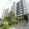 【愛知県/名古屋市千種区萱場】ザ・パークサイド千種北 外観：地下鉄名城線「ナゴヤドーム前矢田」駅まで徒歩11分。LDKは南向き。ペット飼育相談可(規約有)。