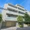 【東京都/新宿区市谷仲之町】パークハウス市谷仲之町プレイス 外観：イタリアのデザイン会社「arflex」による街並みに調和する美しいマンションフォルム
