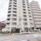 【東京都/荒川区荒川】ダイアパレス三ノ輪 外観：日当たり良好な明治通り沿いの南東角地に立地しております。最上階東南東南角住戸！2つのバルコニー付き