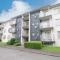 【神奈川県/横浜市旭区東希望が丘】希望ヶ丘グリーンハイツ 外観：周辺には戸建て住宅や低層マンションがゆったりと建っており、緑に恵まれた静かで落ち着いた住環境です。