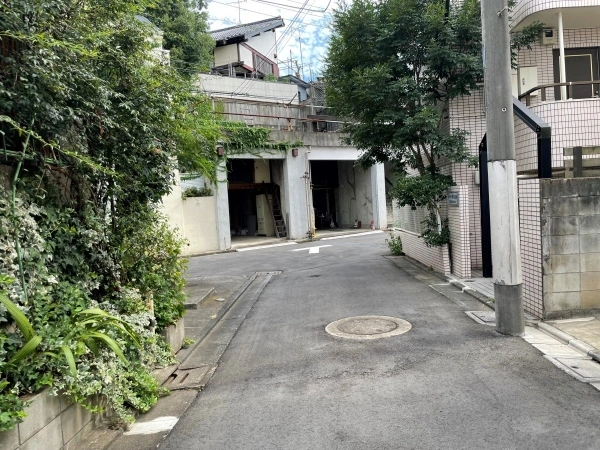 【東京都/練馬区貫井5丁目】練馬区貫井5丁目 一棟マンション 前面道路:東側道路:北側から南向きに撮影
