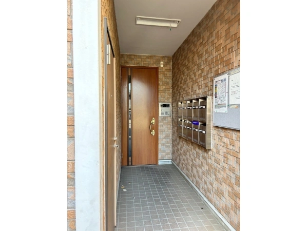 【埼玉県/所沢市西住吉】所沢市西住吉  一棟アパート エントランス