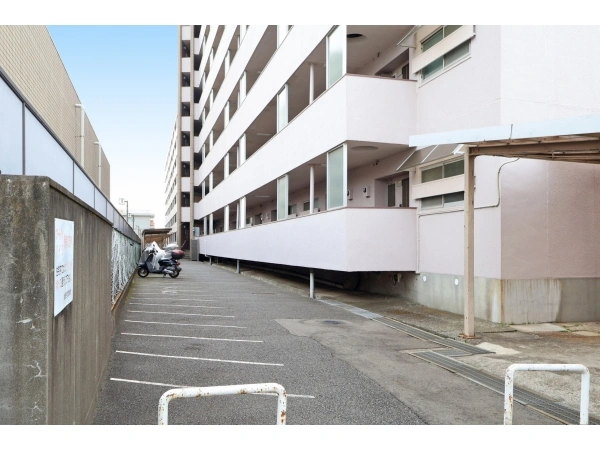 綱島住宅 バイク置場