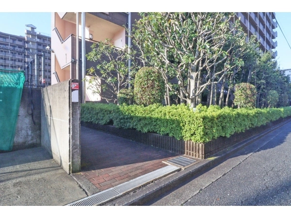 さがみ野ガーデニア弐番館 敷地内