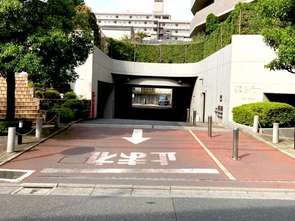 ザ・ウインベル仙台掘公園 ガーデンウイング 駐車場入口