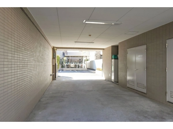レクセル新浦安 敷地内