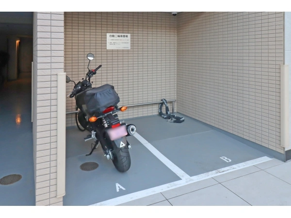 パレステージ中野  バイク置場