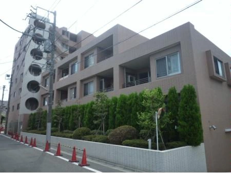 アデニウム学芸大学