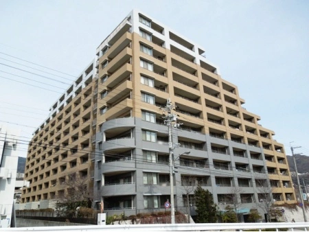 パークグラン西岡本