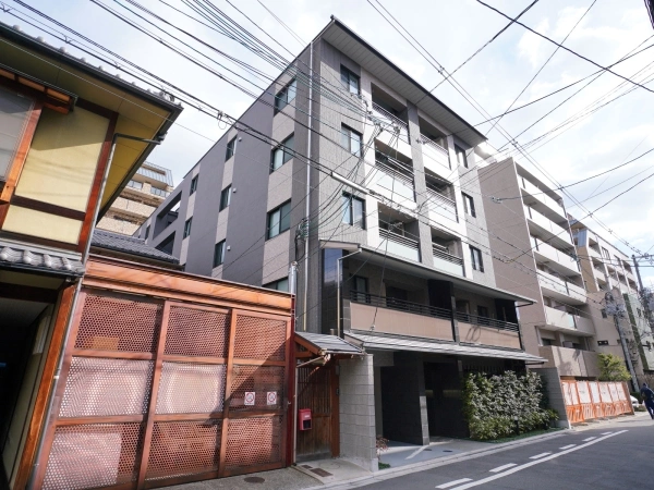クレヴィア京都御所南