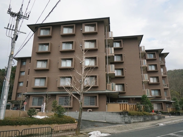 ヴェルビュ宝ヶ池パークサイド