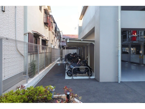 ユニハイム東住吉フォレスト  バイク置き場
