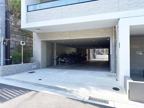 ワコーレ垂水五色山一丁目  駐車場・駐輪場