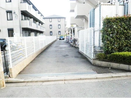 日吉東パークホームズ 敷地内