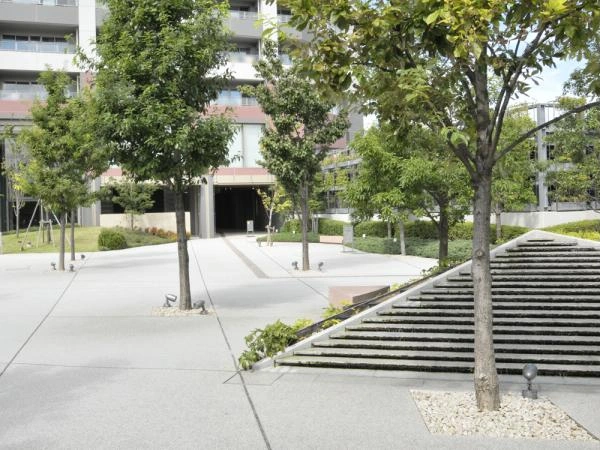 ひばりタワー 敷地内