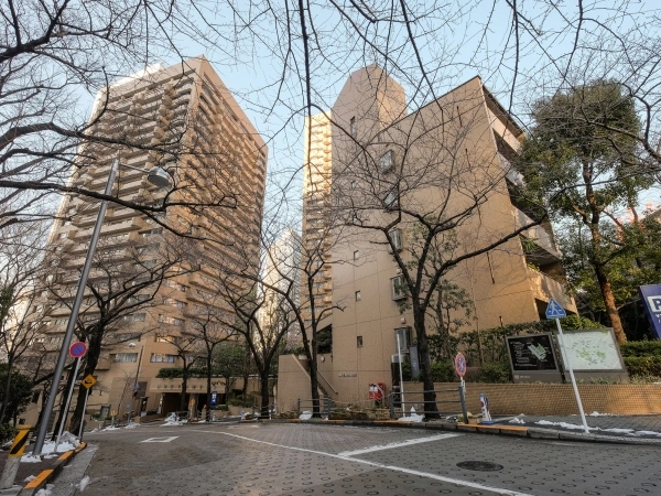 アークタワーズ