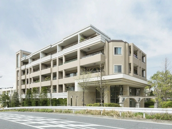 ドレッセ美しの森フロラージュ