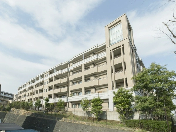 ドレッセ美しの森フロラージュ