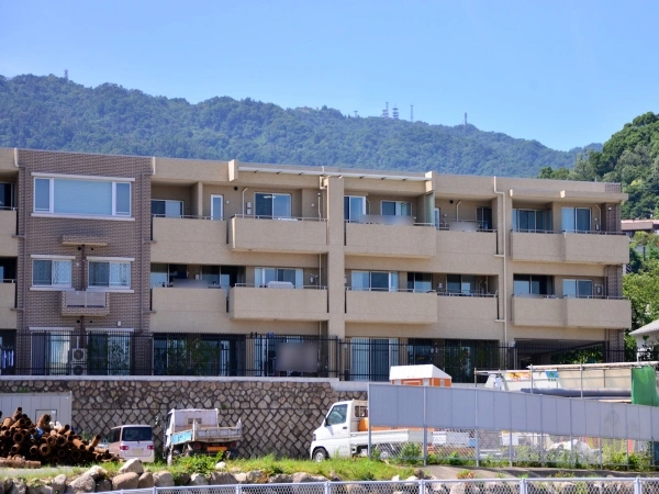 グルーブ西岡本プレミアム