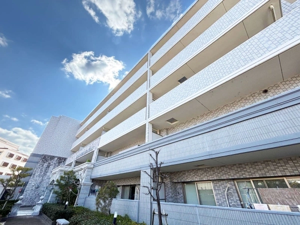 エスリード逆瀬川駅前