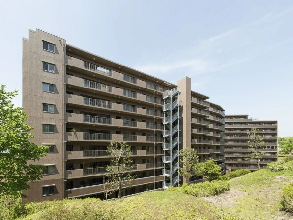 ユニヴェルシオール学園の丘